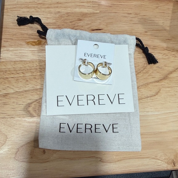 Evereve Gold Statement Earrings - Picture 4 of 4